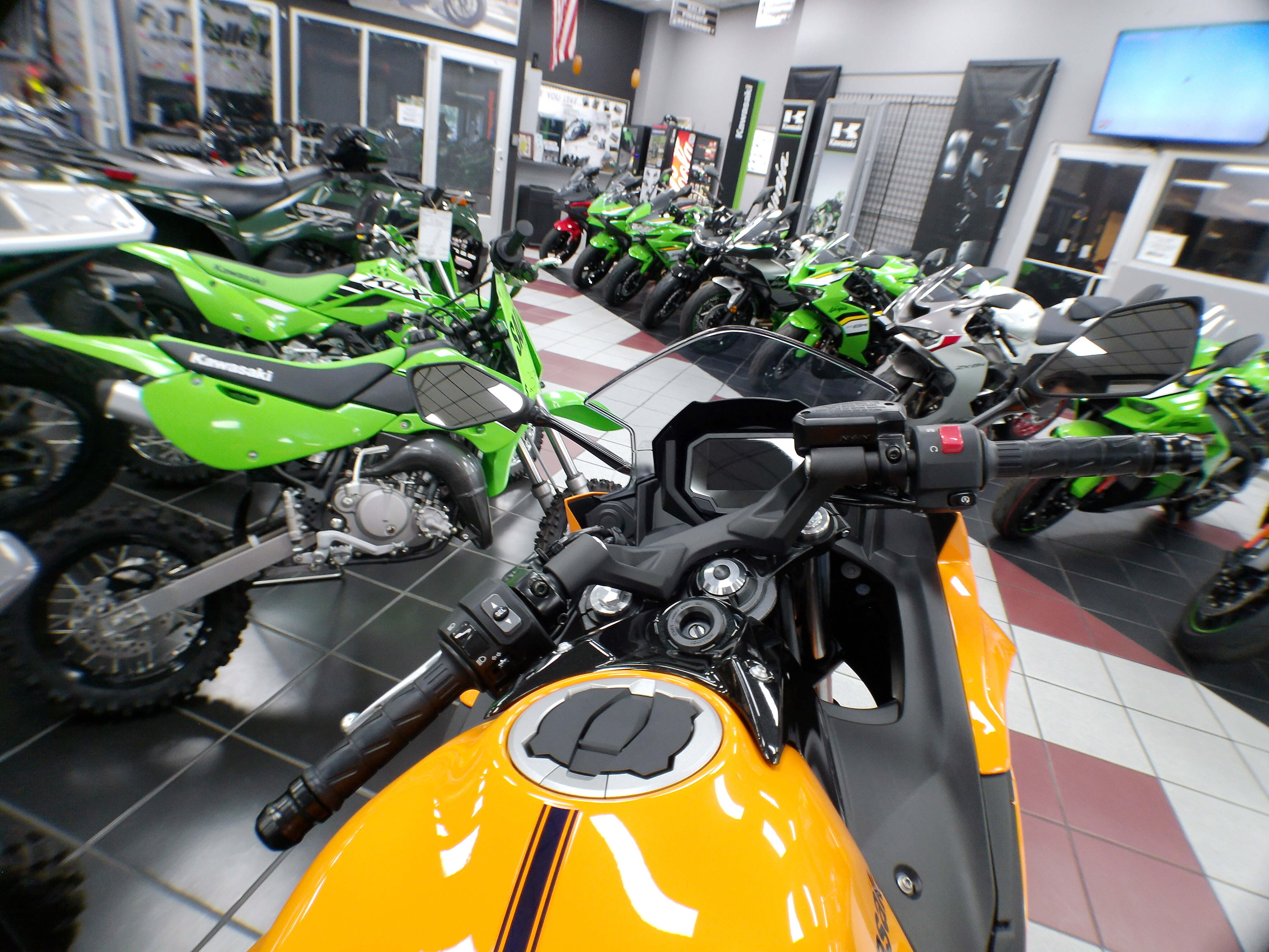 2025 Kawasaki Ninja 650 ABS - Photo 6
