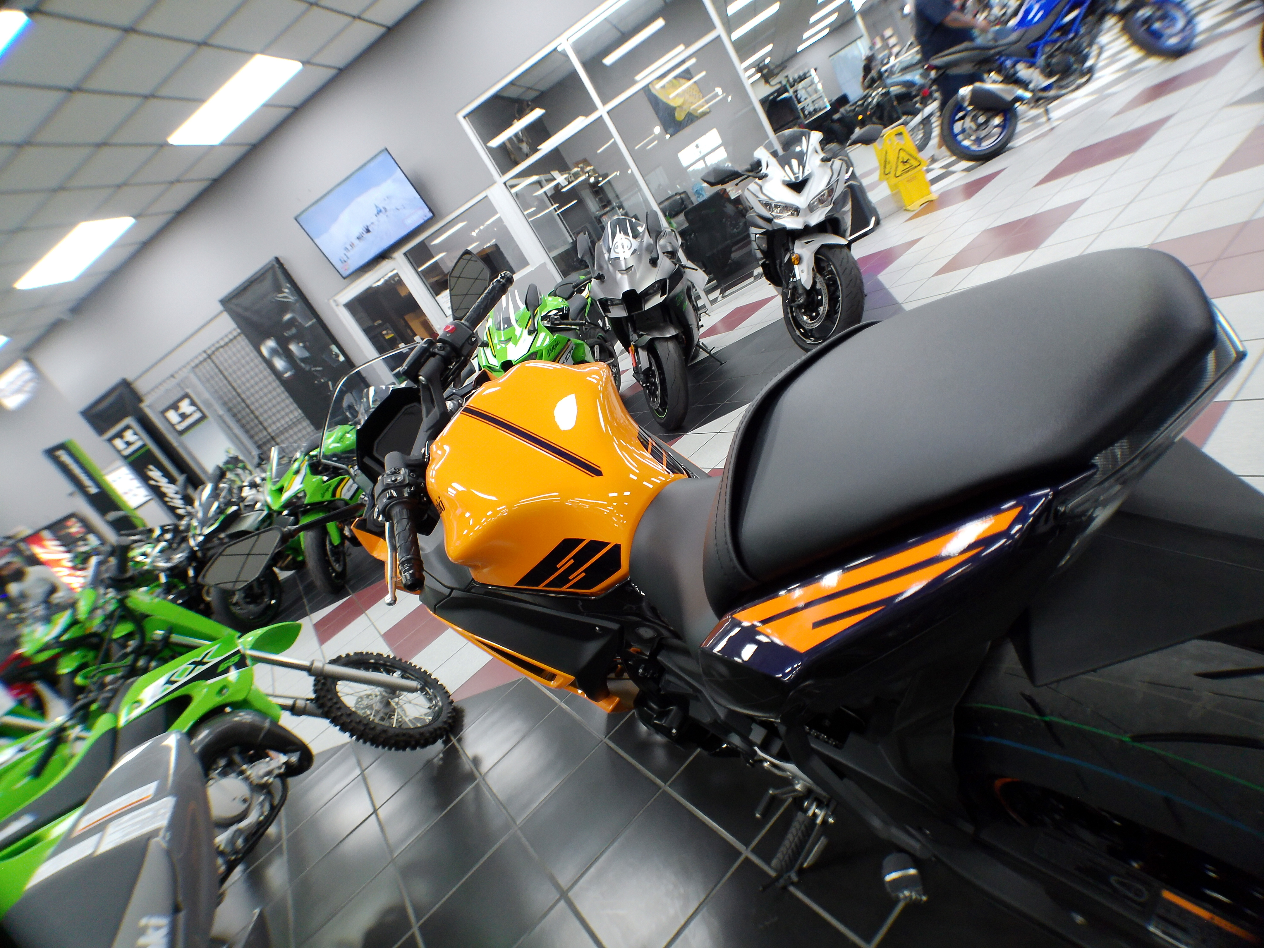 2025 Kawasaki Ninja 650 ABS - Photo 4