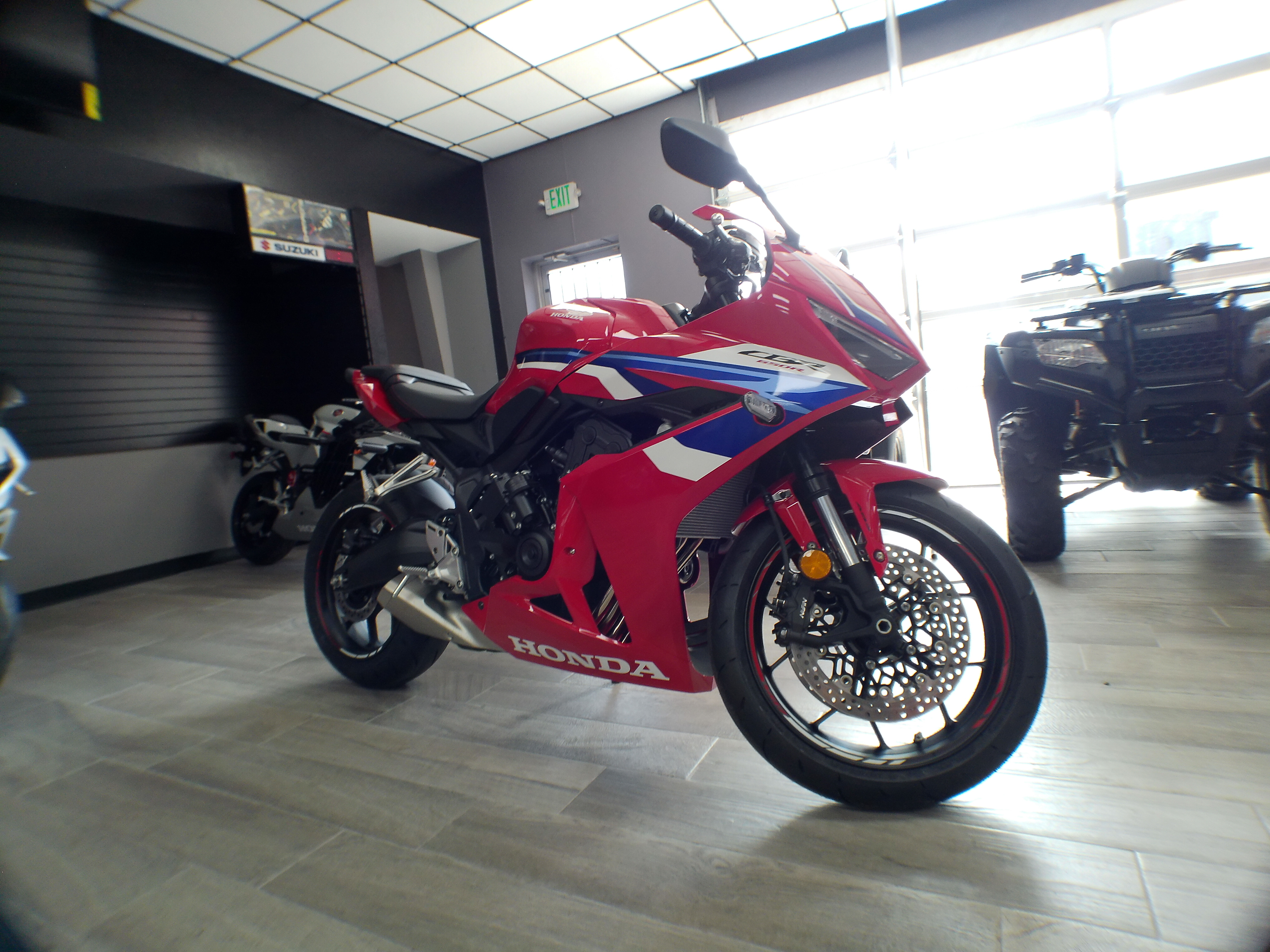 2025 Honda CBR650R - Photo 4