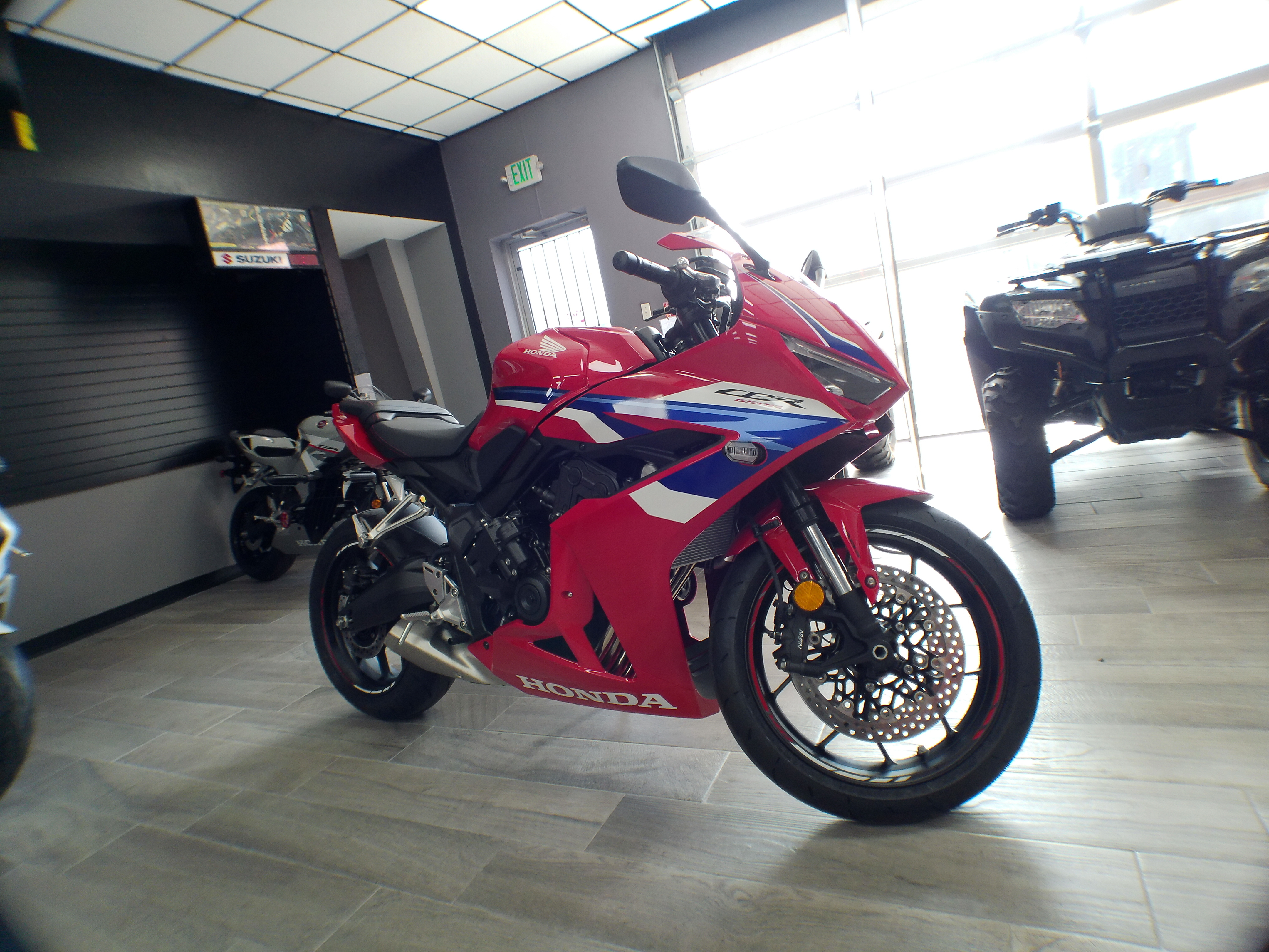 2025 Honda CBR650R - Photo 7