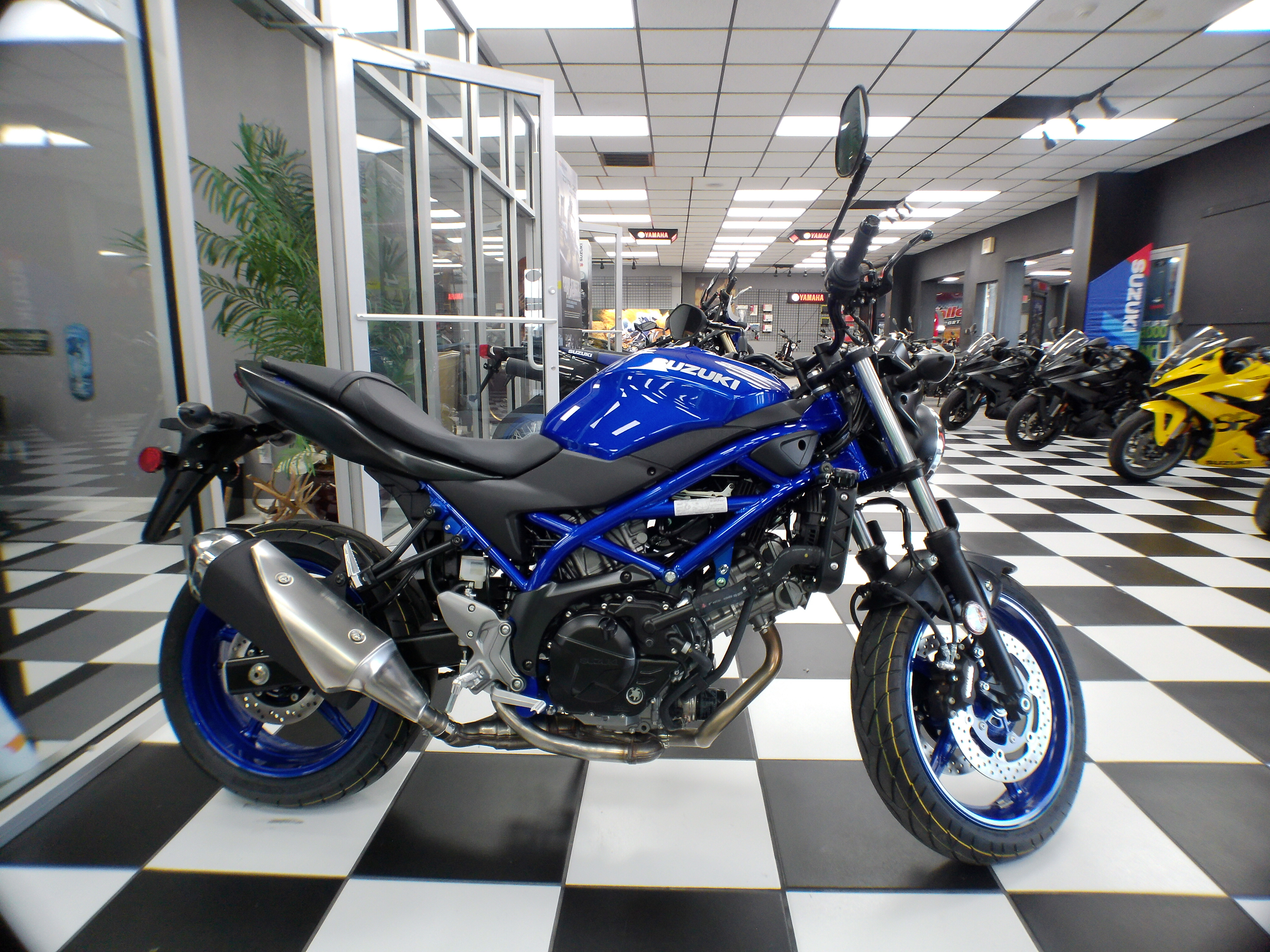 2026 Suzuki SV 650 - Photo 3