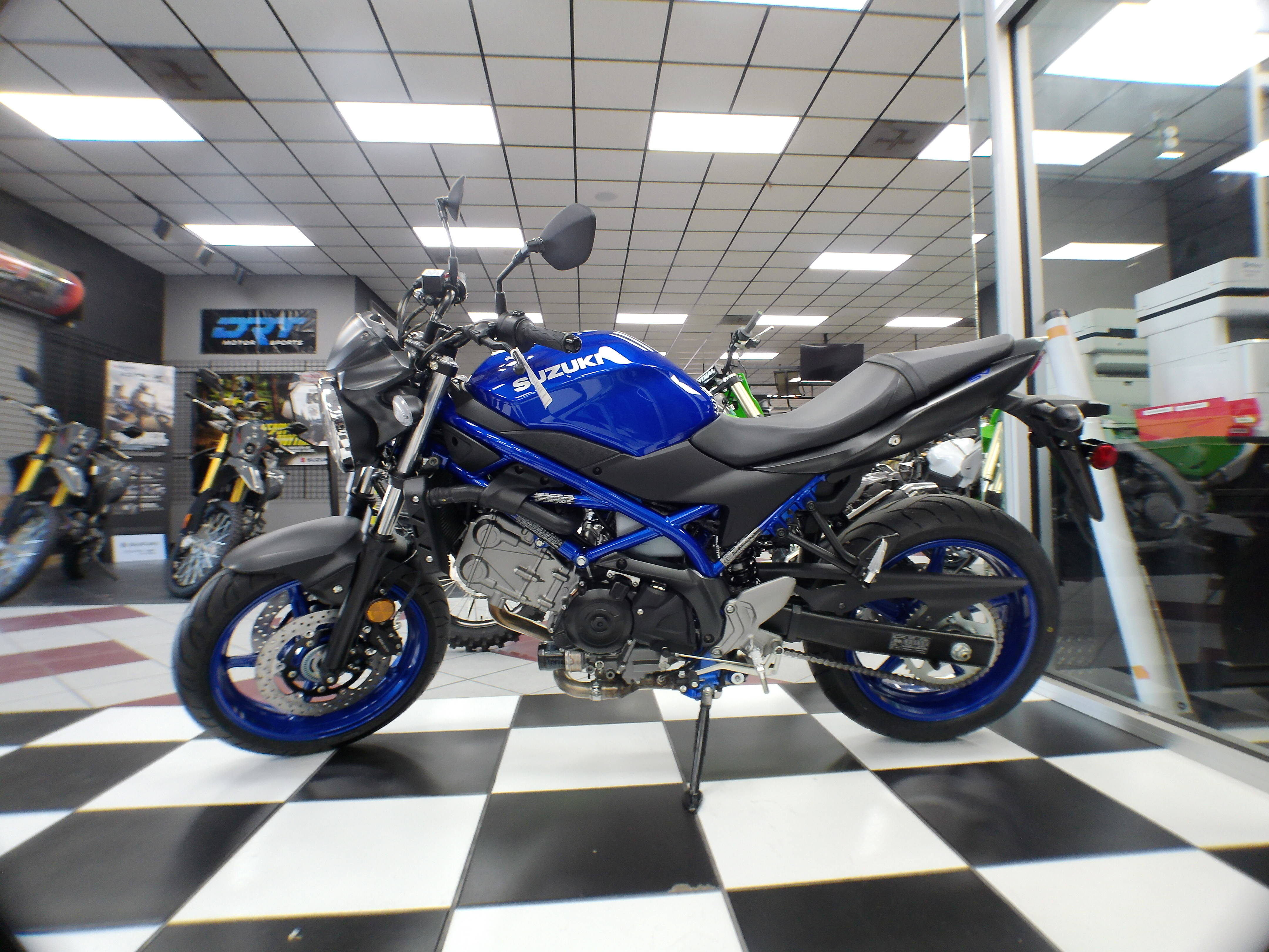 2026 Suzuki SV 650 - Photo 9