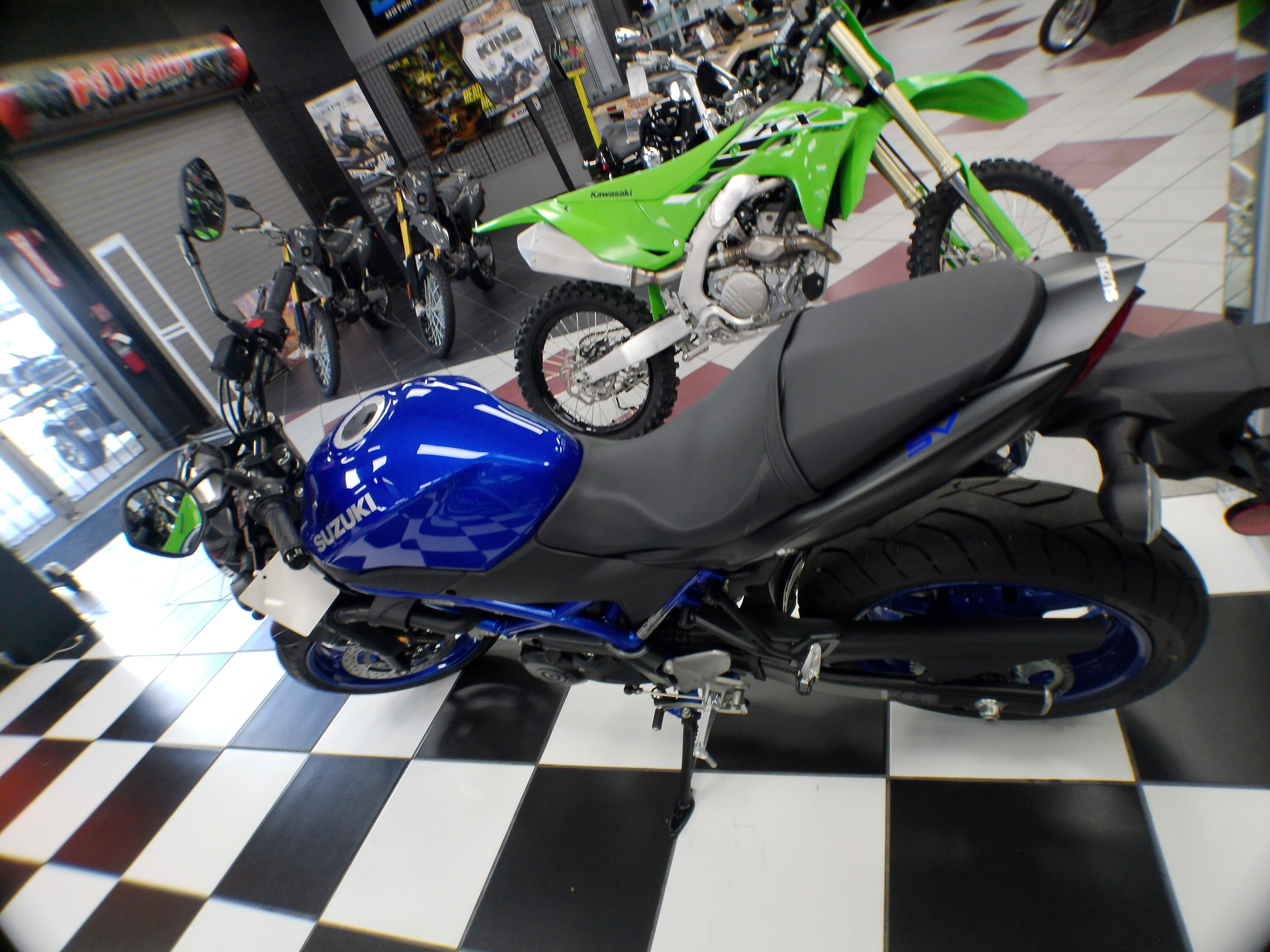 2026 Suzuki SV 650 - Photo 5