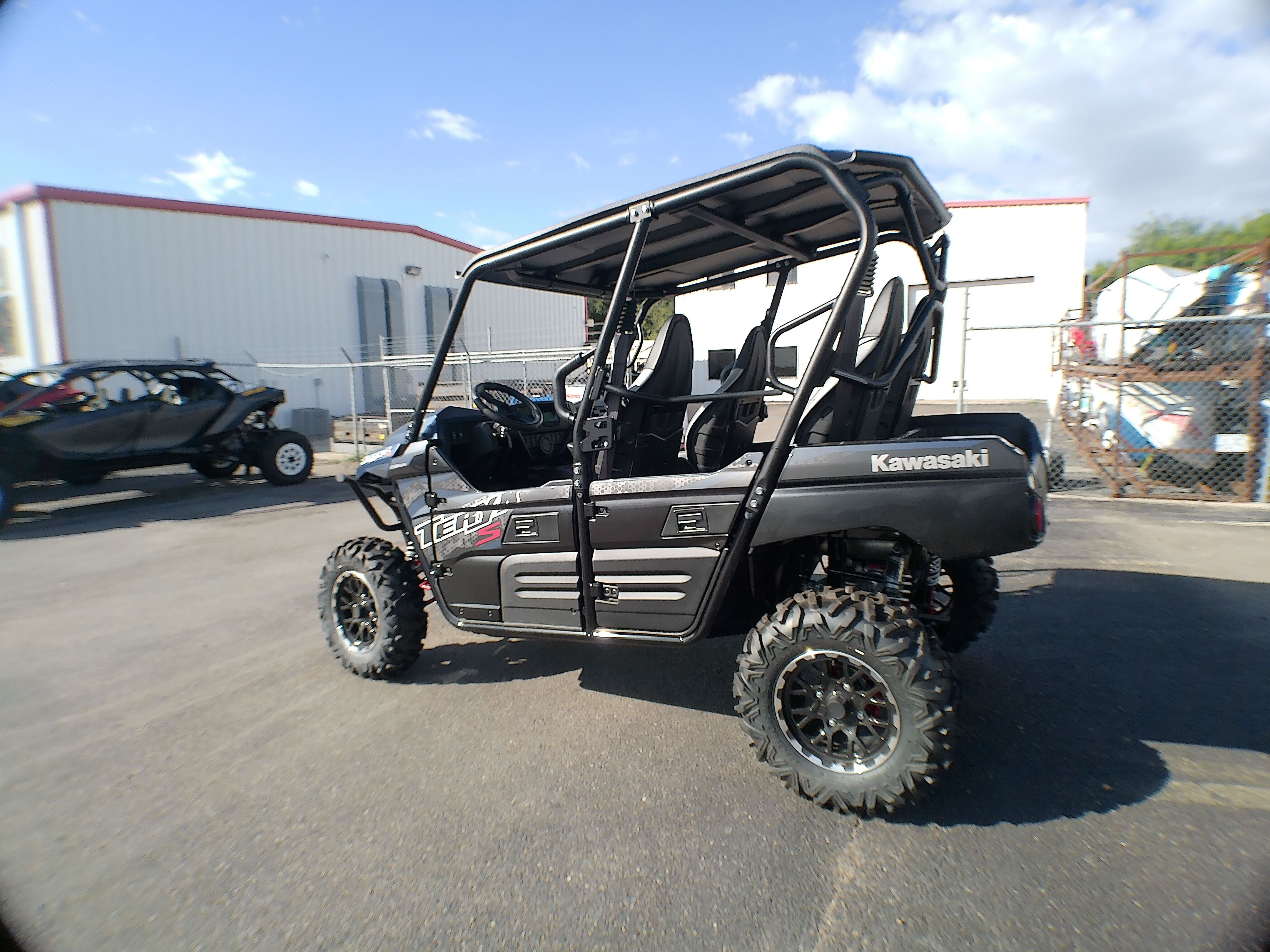 2025 Kawasaki Teryx4 - Photo 8