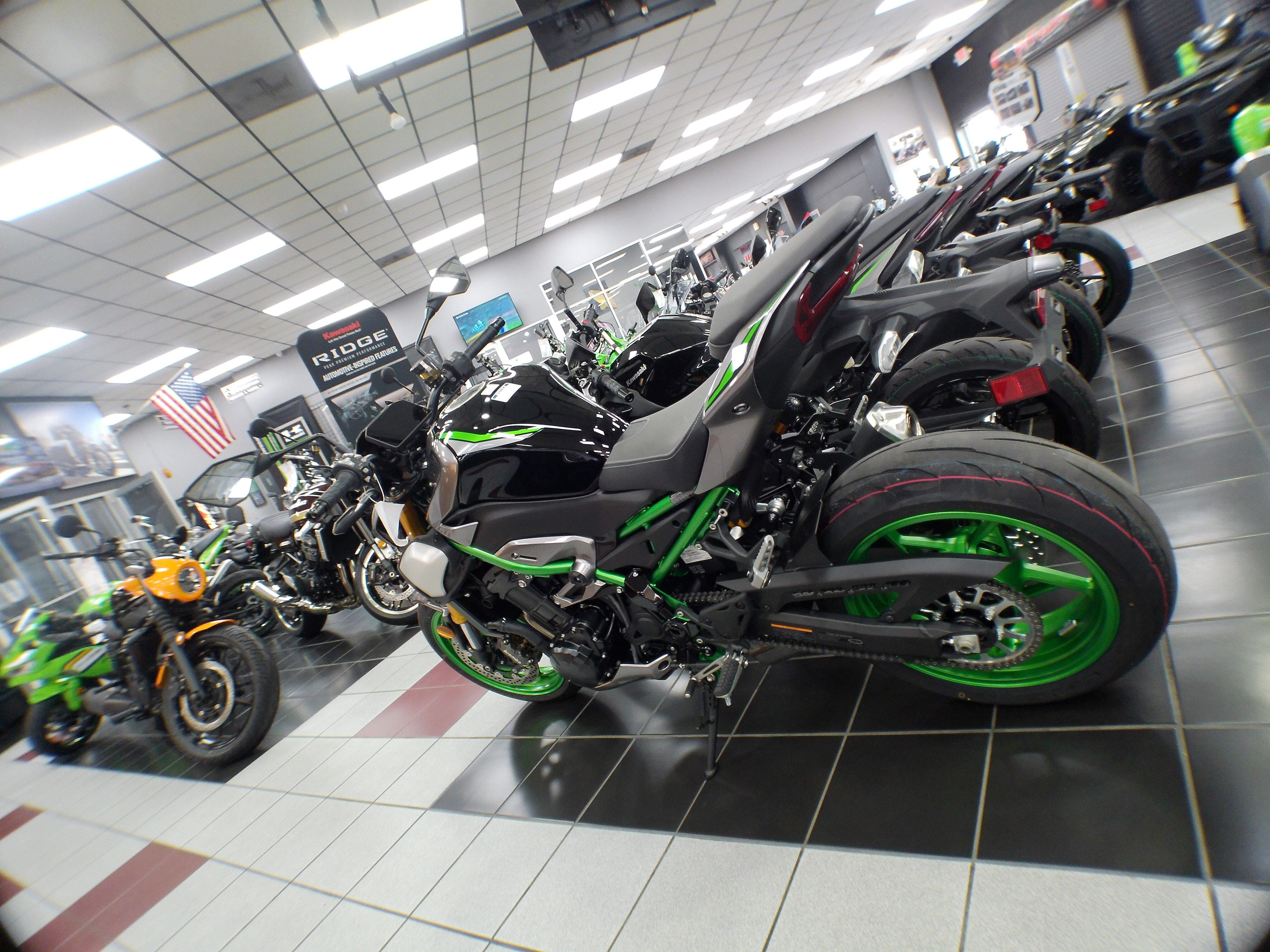 2025 Kawasaki Z900 SE ABS - Photo 6