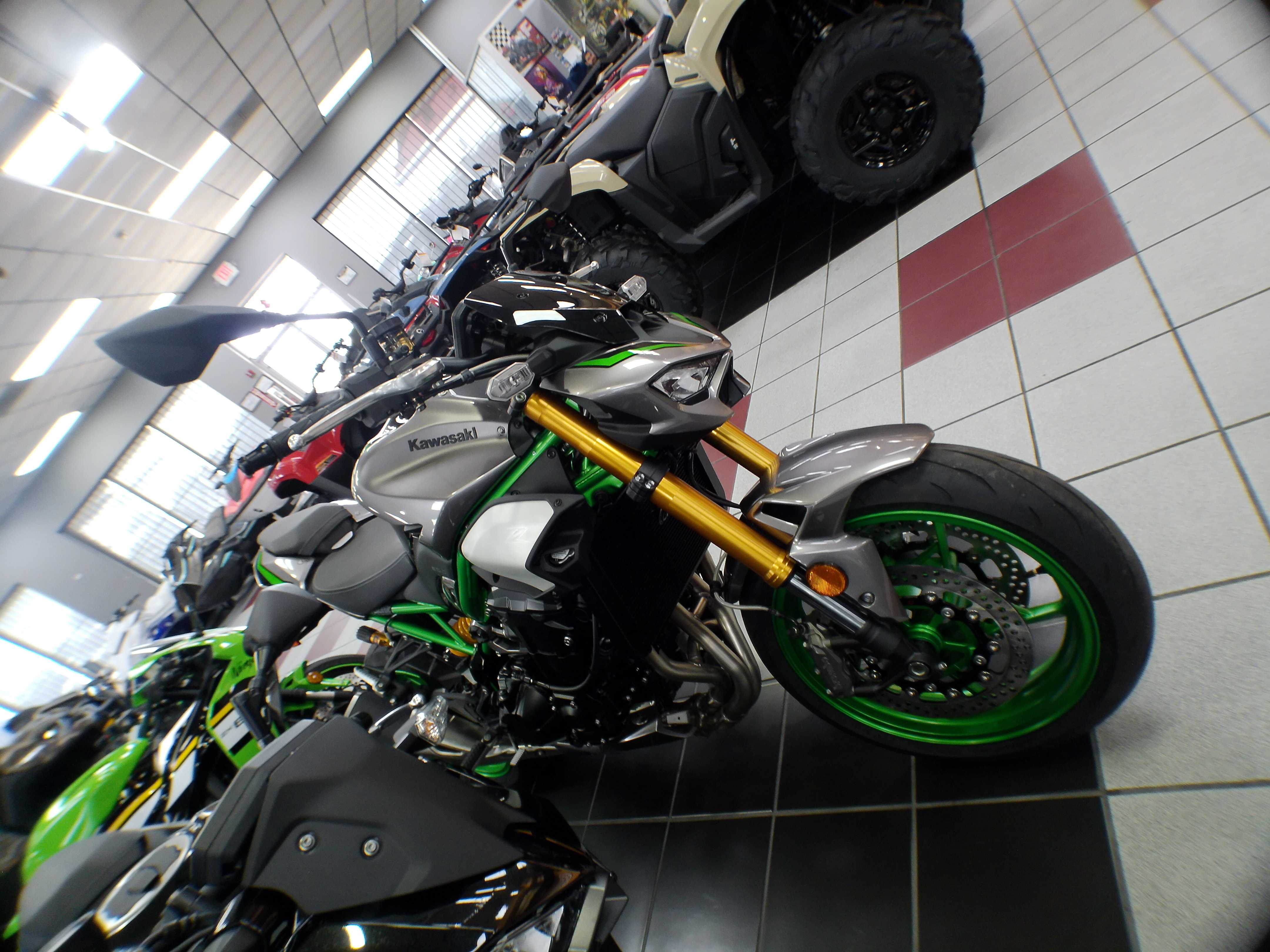 2025 Kawasaki Z900 SE ABS - Photo 8