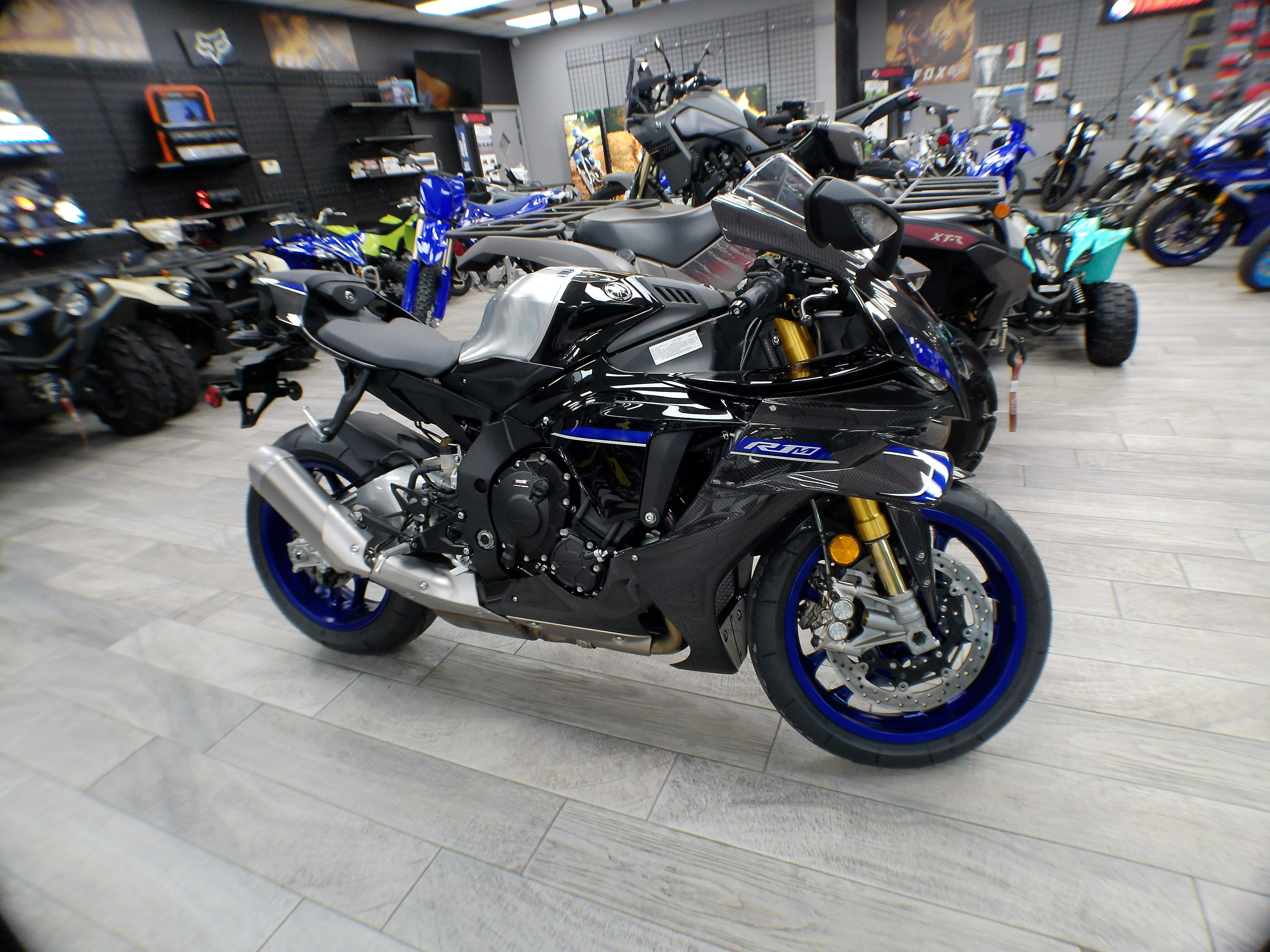 2025 Yamaha YZF-R1M - Photo 5