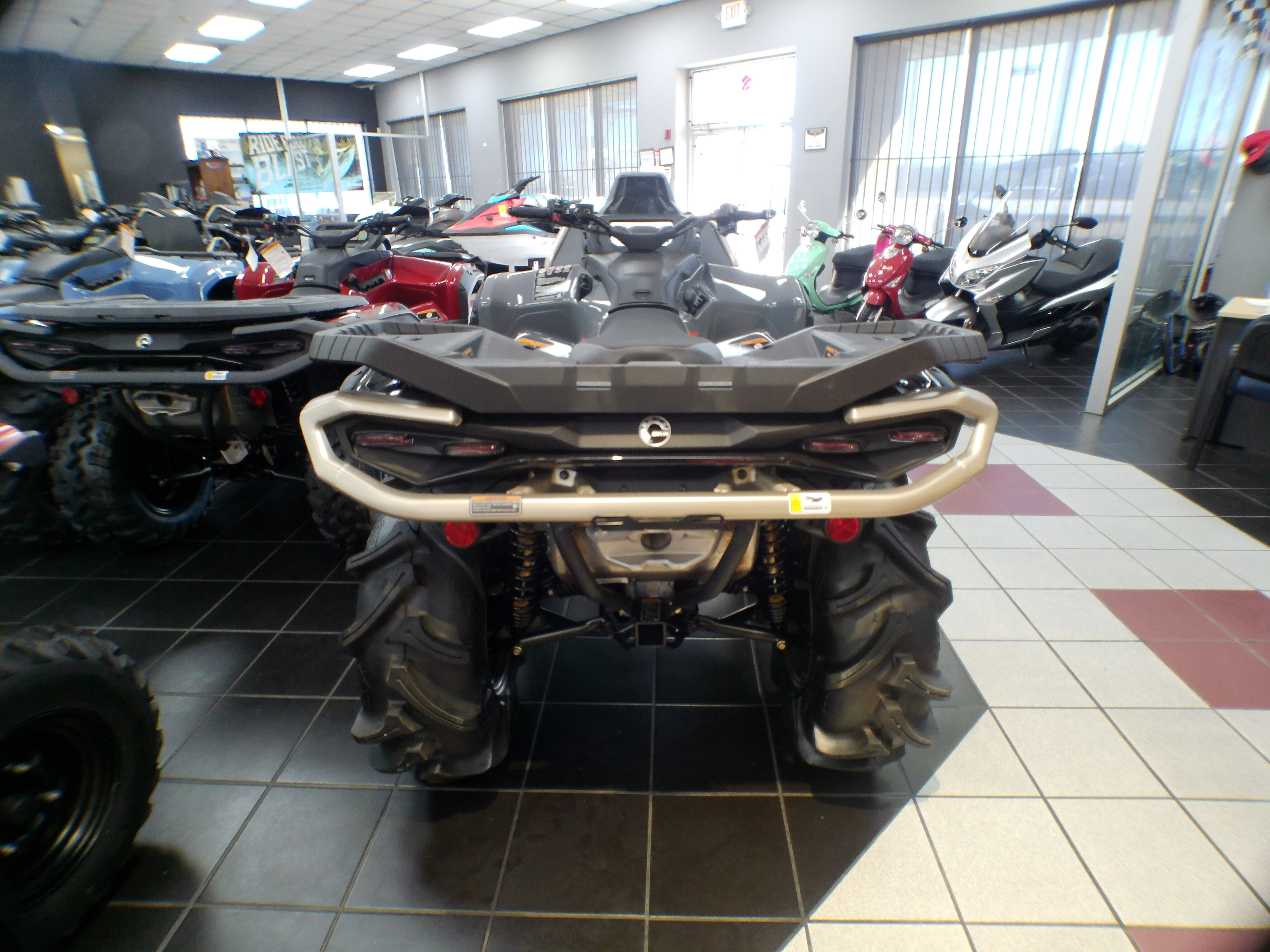 2026 Can-Am ATV OUTL XMR 850 GY 26 - Photo 8