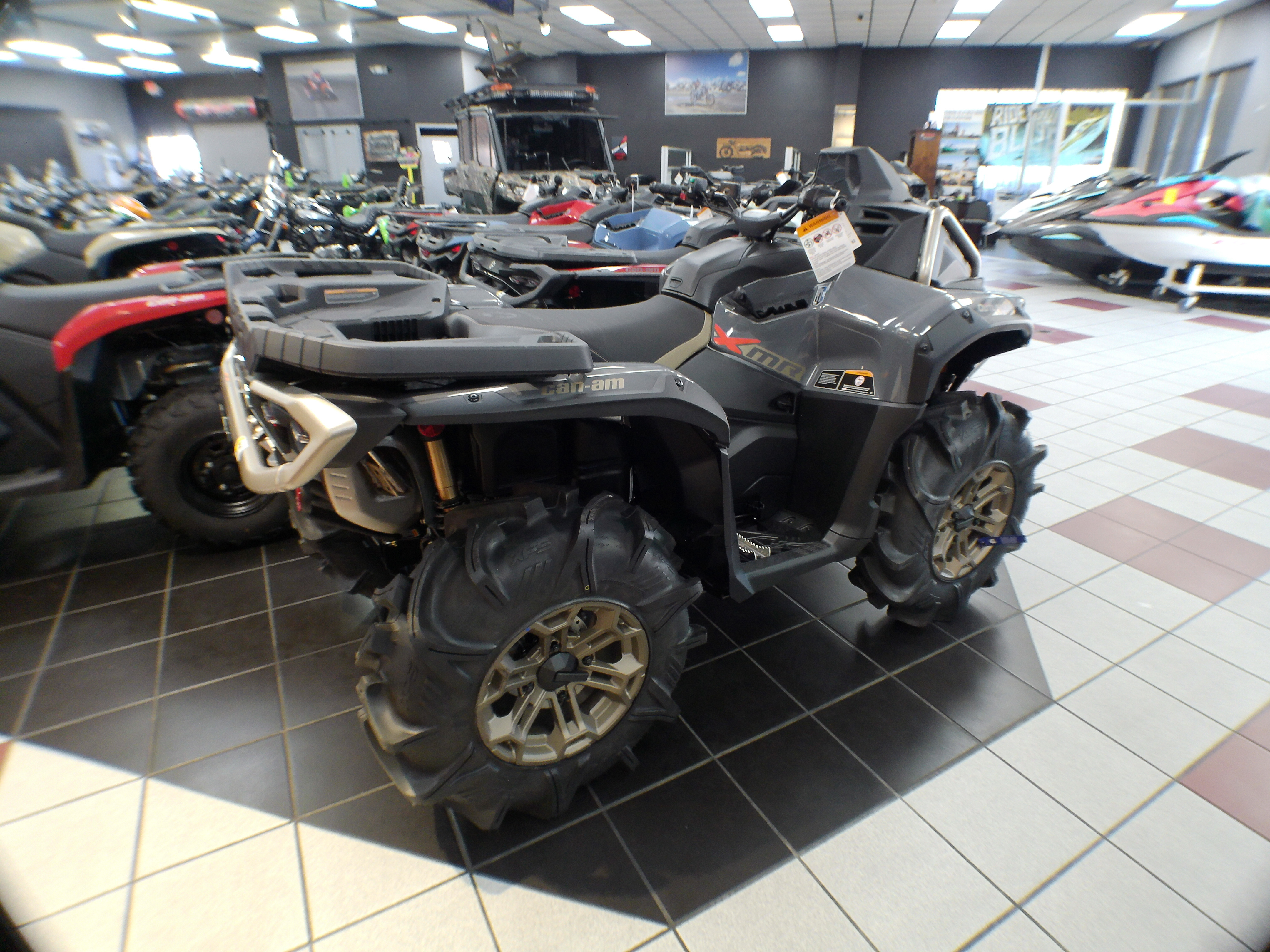 2026 Can-Am ATV OUTL XMR 850 GY 26 - Photo 9