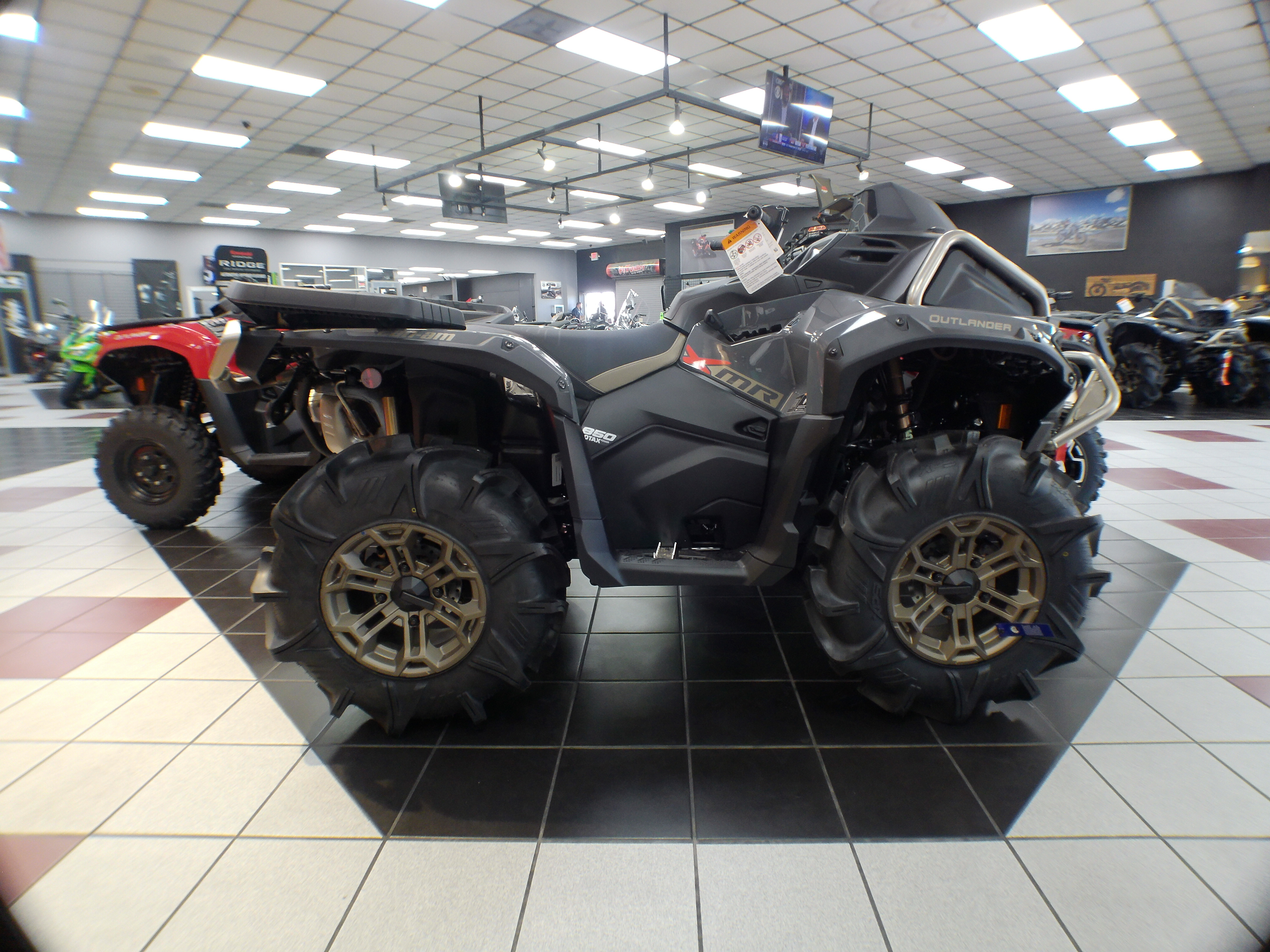 2026 Can-Am ATV OUTL XMR 850 GY 26 - Photo 12