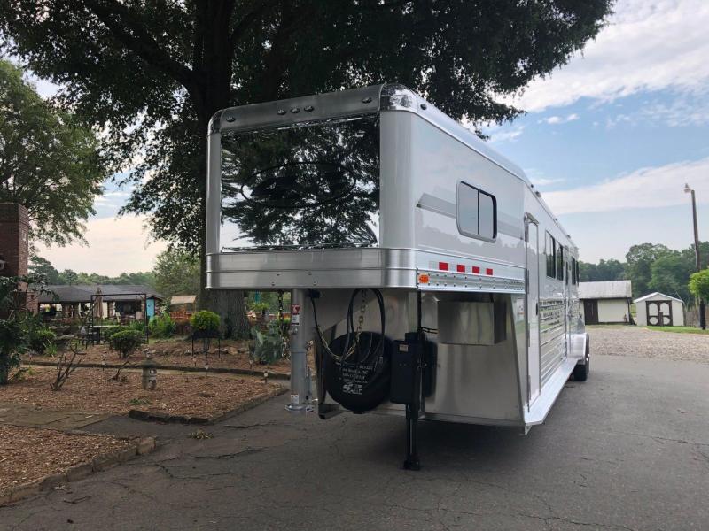 2027 Horse Livestock Trailer photo 3