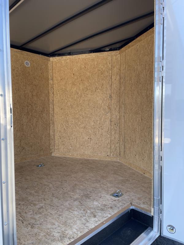 2027 Covered Wagon photo 3